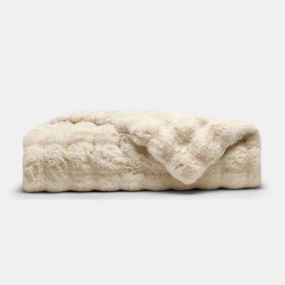 Cozy Earth Bubble Cuddle Cream Throw Oversized Blanket NEW in plastic - Picture 2 of 5
